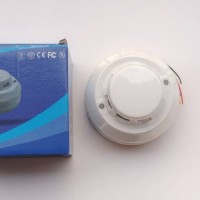 12V24V高档有线烟感探头有线烟雾探测光电式联网烟感报警器9-35V